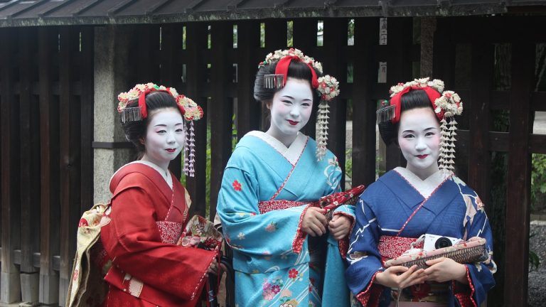 “สตูดิโอประเทศญี่ปุ่น” กับการแวะถ่ายรูปเป็นเกอิชาหรือซามูไรสุดฮิป